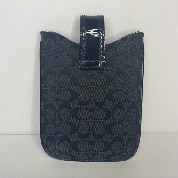 Coach Pouch * - Picture 2 of 5